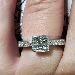 Princess cut Dimond engagement ring